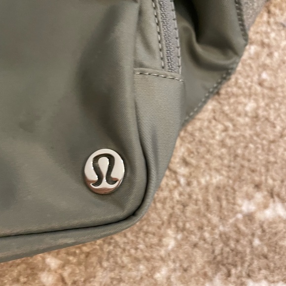 Lululemon Everywhere Belt Bag Large 2L - Picture 4 of 12